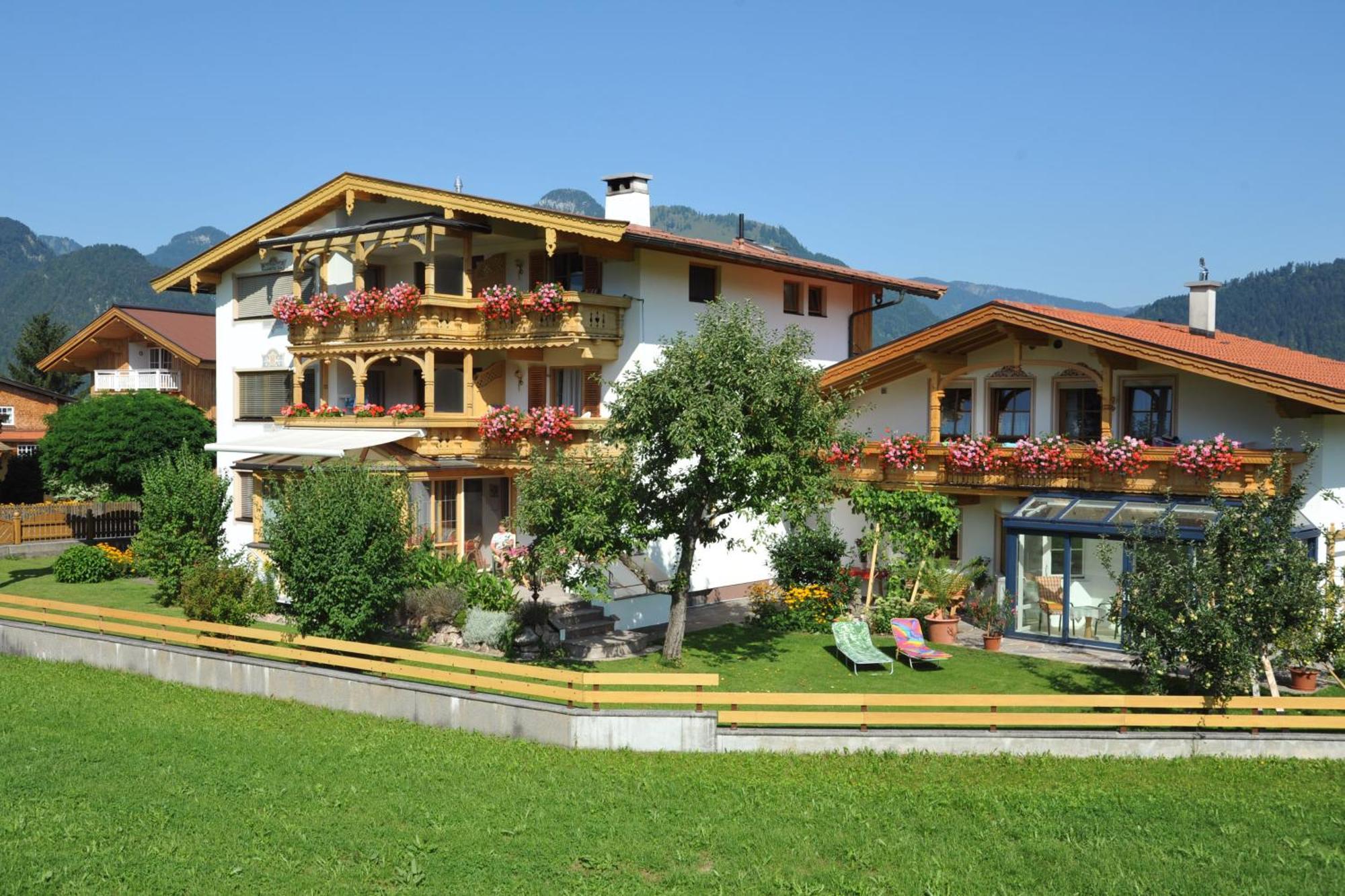 Haus Unterberg Hotell Kössen Exteriör bild